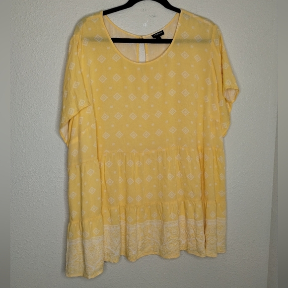 Torrid Rayon Crepe Tiered Top Yellow White Plus Size 3X - Picture 2 of 7
